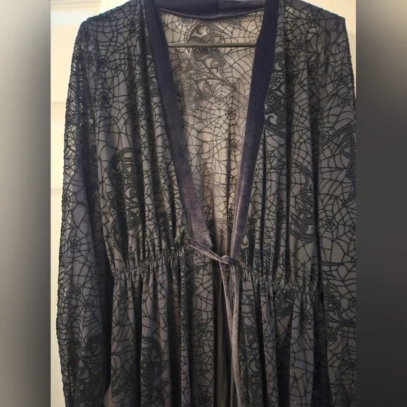 Blackmilk Spiderweb Lace Maxi Duster, M - Picture 1 of 4